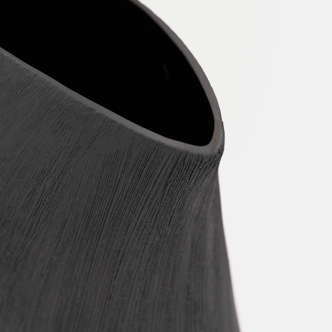 Scratched Rock Vase - Charcoal