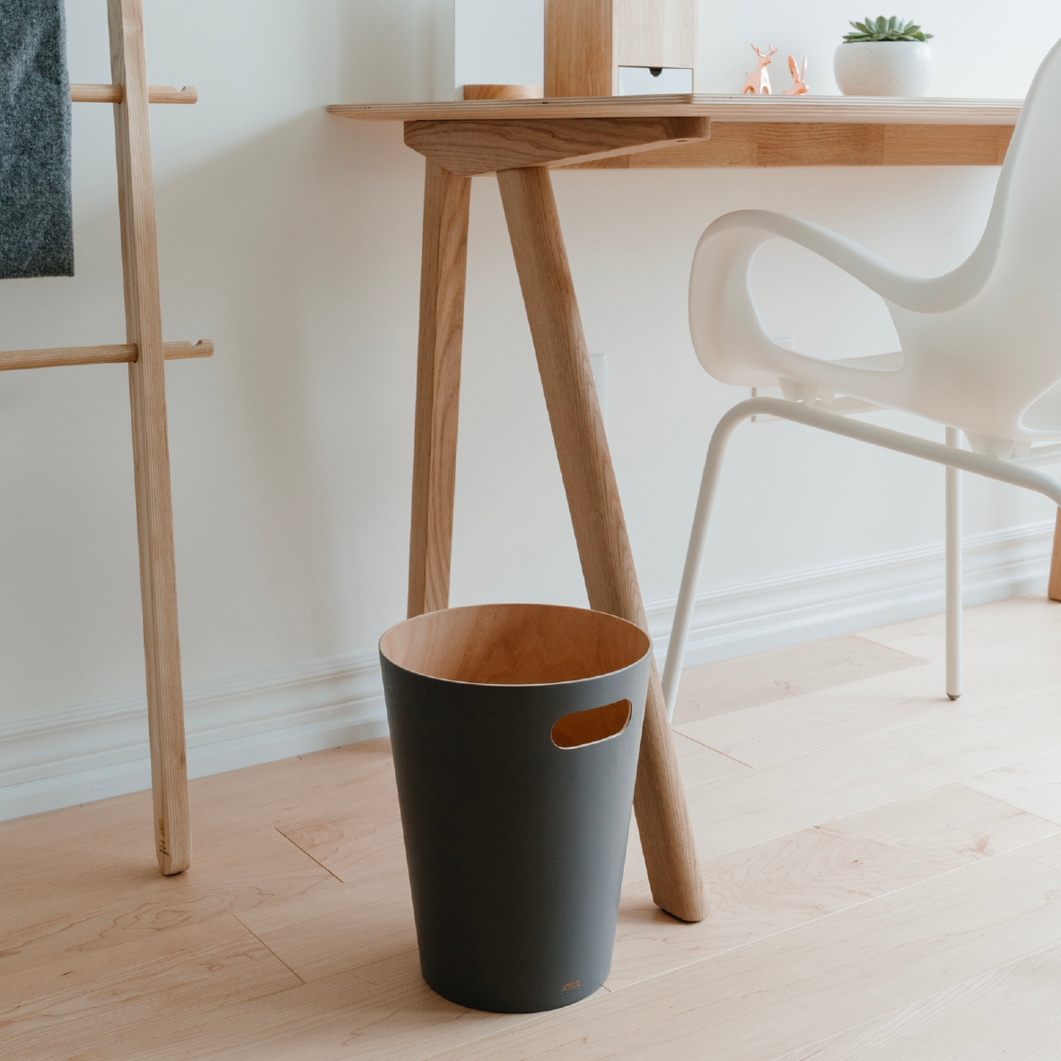 Woodrow Dustbin - Charcoal
