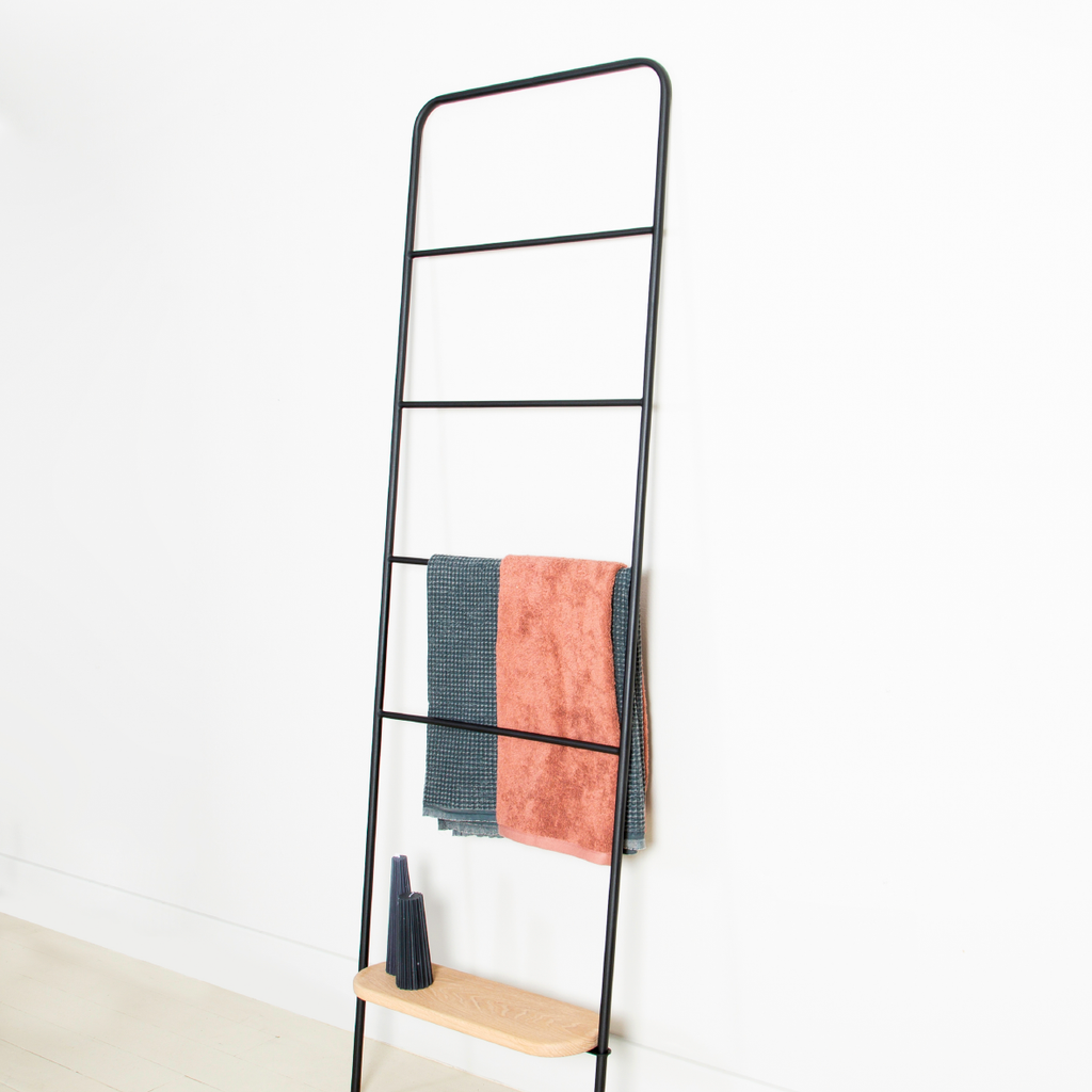 Lisa Leaning Towel Rack